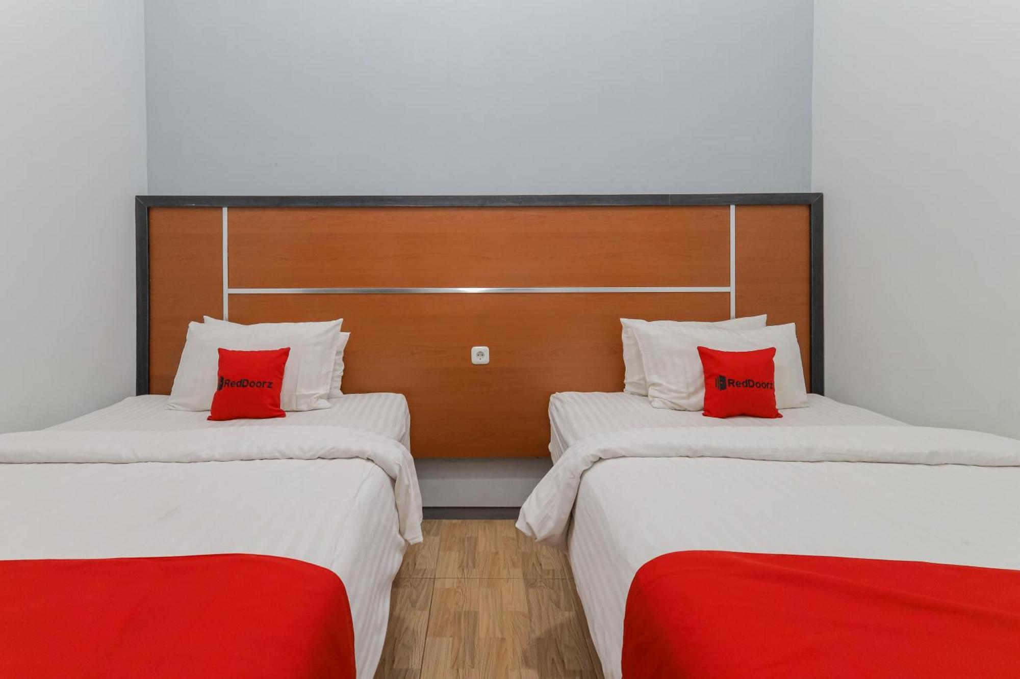 Reddoorz Plus At Swun Stay Raya Langsep Malang Exterior foto